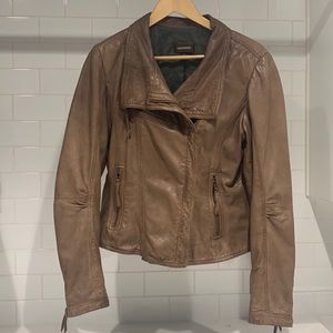 Beautiful Danier Brown 100% Leather Moto style jacket in excellent condition, M